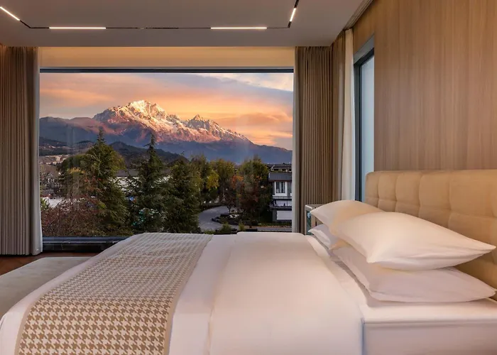 Taohuawu Mountain Luxury Villa Hotel