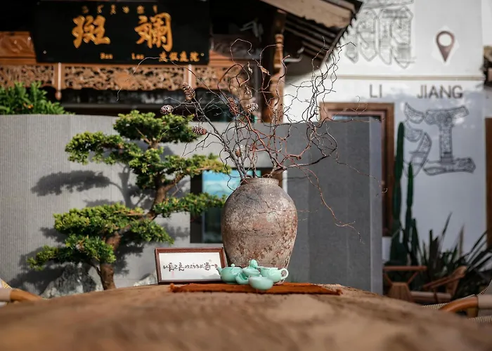 The Panorama Designer Villa & Cafe - Chinese Naxi Style Courtyard - Complimentary Airport Pick-Up For 3 Nights & Tailor-Made Tours
